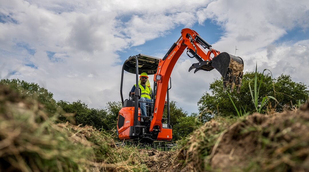 Optimisez votre mini-excavatrice avec les bons accessoires